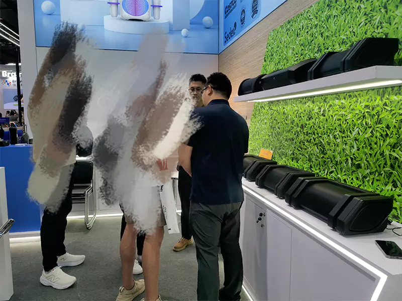 Canton Fair Day 1 Live! Eindringliche technische Erfahrung in Hall 8.1 J16-17